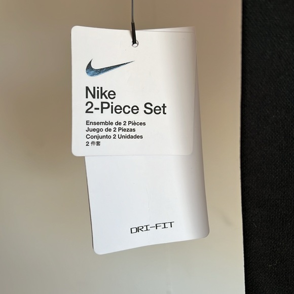 🌟NWT🌟 Nike Dri-Fit 2-Piece Set - Picture 6 of 11